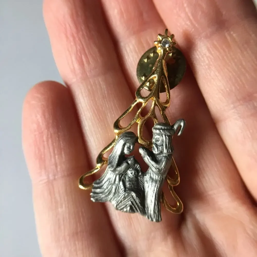 Nativity pin, precious Baby Jesus Christmas tree nativity pin
